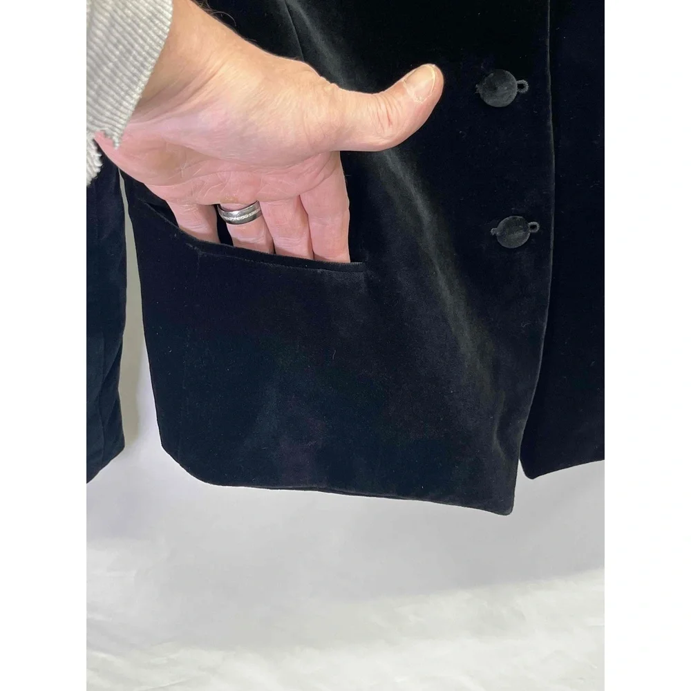 Laura Ashley NWOT Vintage Black Velvet Fitted‎ Button Up Collarless Jacket Sz 12